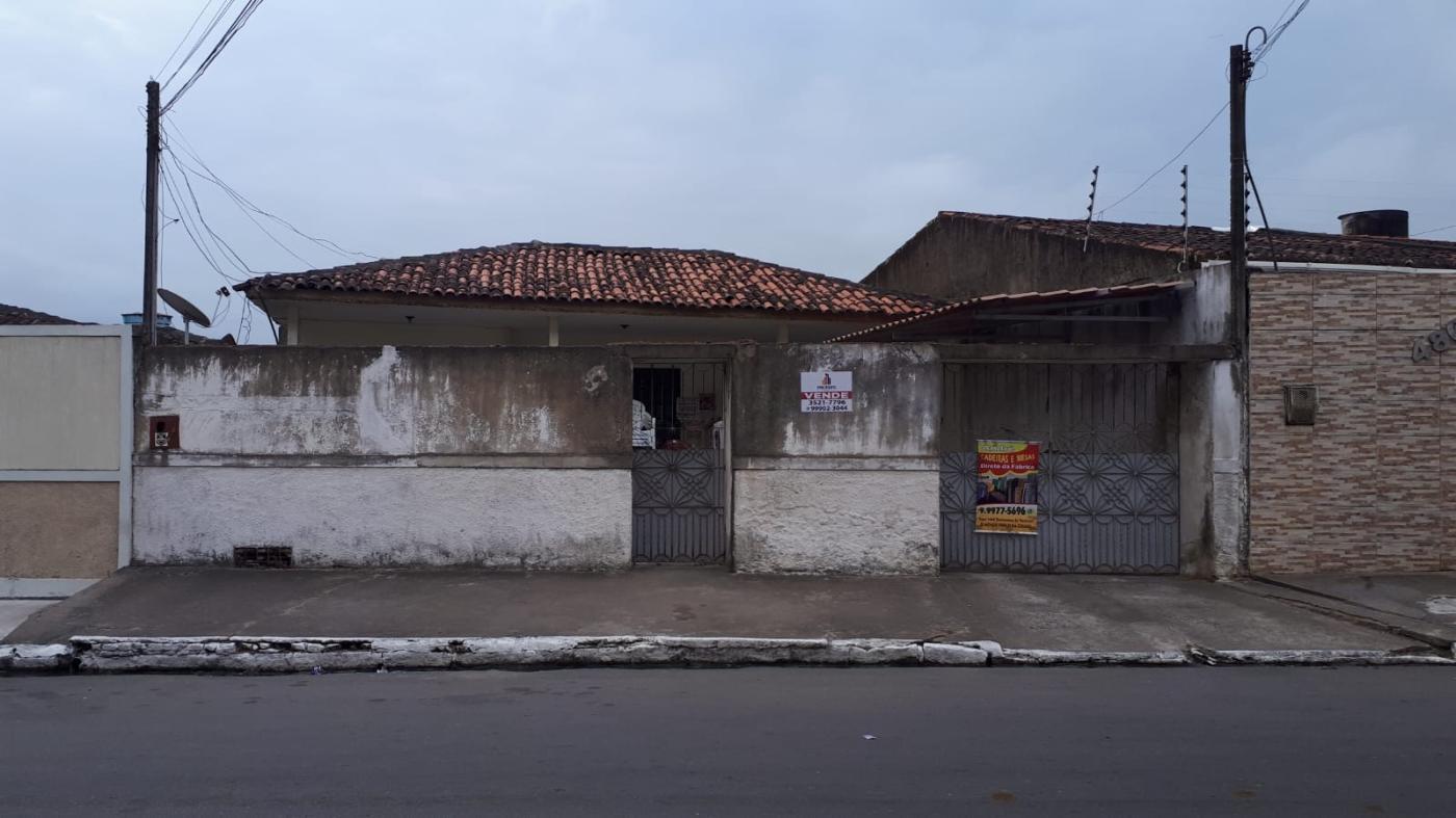 Casa à venda com 3 quartos, 385m² - Foto 1