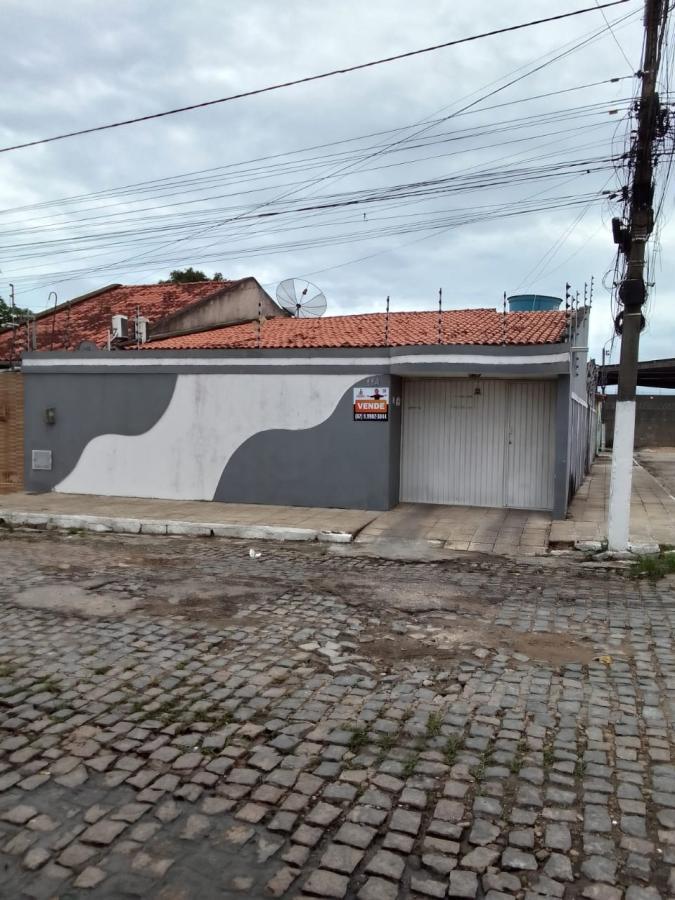 Casa à venda com 3 quartos, 153m² - Foto 1