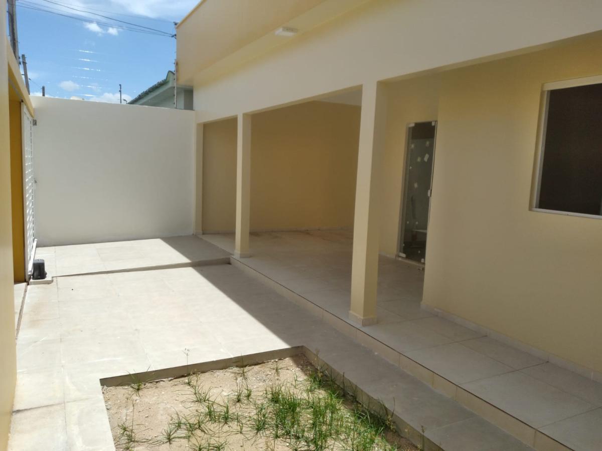 Casa à venda com 3 quartos, 300m² - Foto 2