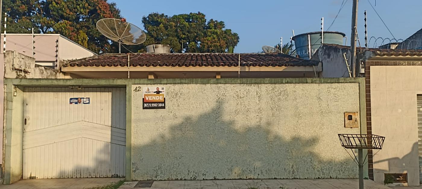 Casa à venda com 3 quartos, 105m² - Foto 1