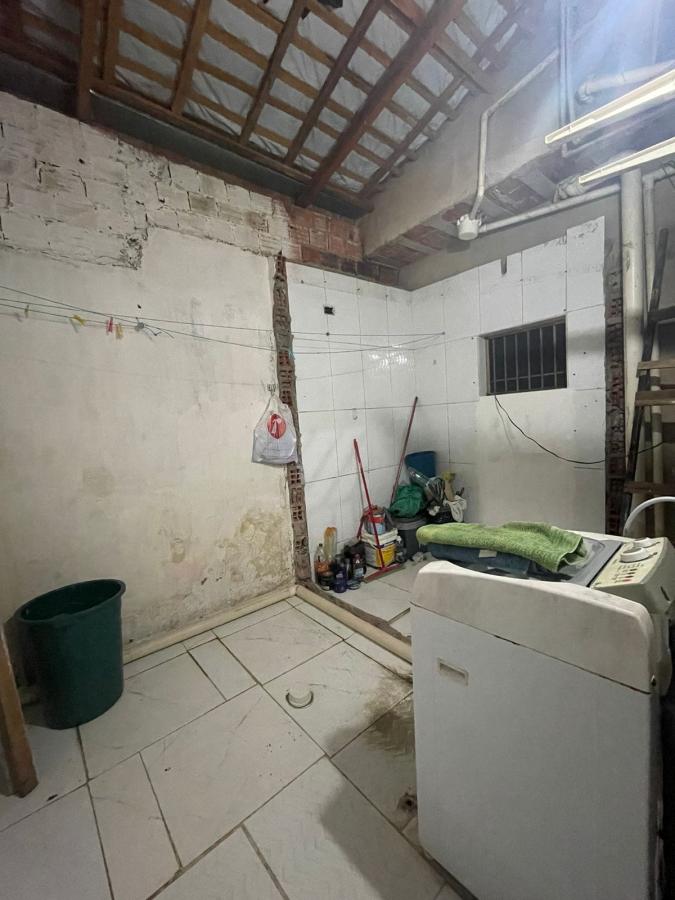 Casa à venda com 6 quartos, 122m² - Foto 17