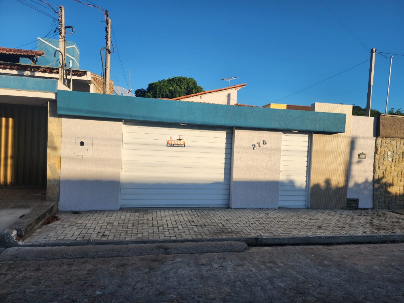 Casa à venda com 3 quartos, 133m² - Foto 1