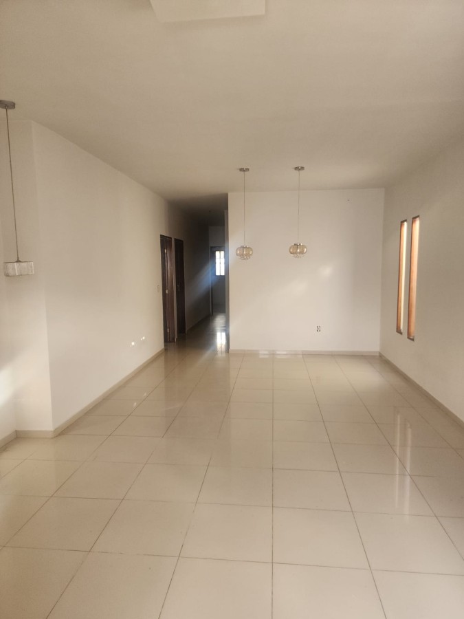 Casa à venda com 3 quartos, 133m² - Foto 3