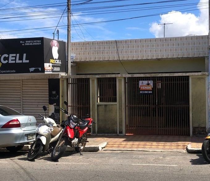 Casa à venda com 4 quartos, 306m² - Foto 1