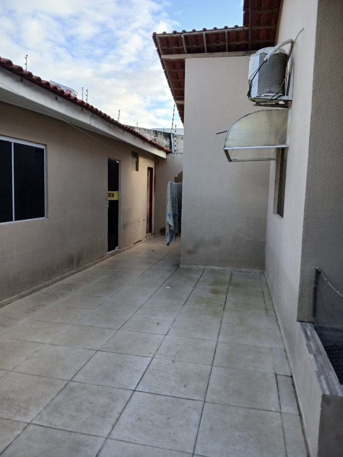Casa à venda com 3 quartos, 200m² - Foto 14